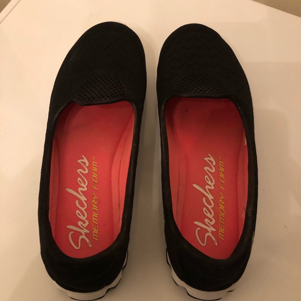 Skechers